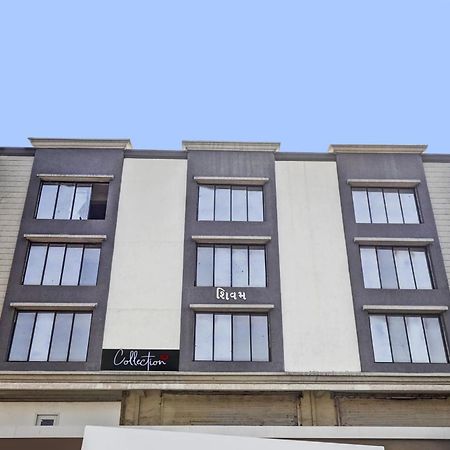 Collection O Laxmi Kuber Hotel Utran Ngoại thất bức ảnh