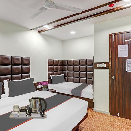 Collection O Laxmi Kuber Hotel Utran Ngoại thất bức ảnh